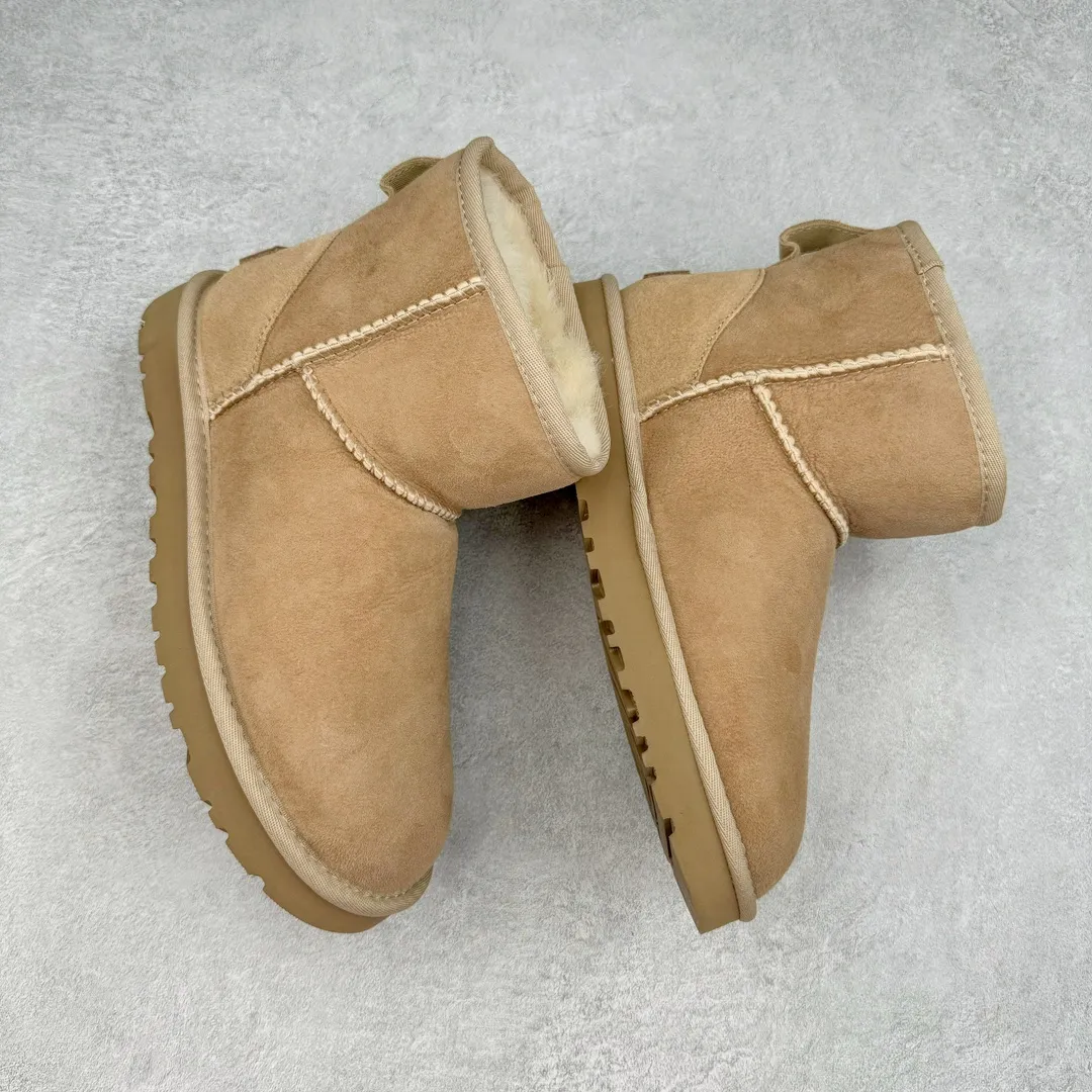 Pick up locally💰520 UGG 6222 Classic short-cut autumn and winter sheepskin and fur integrated snow boots. All shoes are made from the same factory as ZP. Longfeng A-grade Australian imported sheepskin and fur integrated men's and women's boots. Brand OEM production line. Fully follow the ZP process. OEM original pattern maker. Adhering to the principle of no original shoes and no development selection. Pay attention to every detail. The most authentic version on the market. TREADLITE "Light Wing" technology outsole. Lightweight/durable/flexible/pile size: 35 36 37 38 39 40 41 42 43 44 45 Coding: by2936070